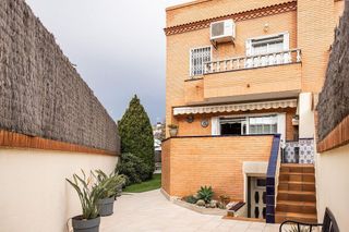 Casa adosada en venta en Torrent Ballester en Viladecans