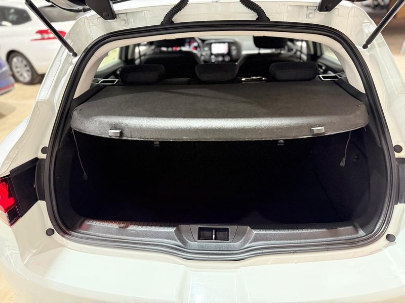 Renault Mégane 2021, foto 18