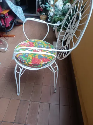 Mesa y 4 sillas forja terraza vintage