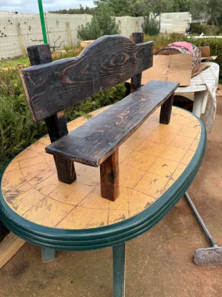 Banco rústico de madera para niños