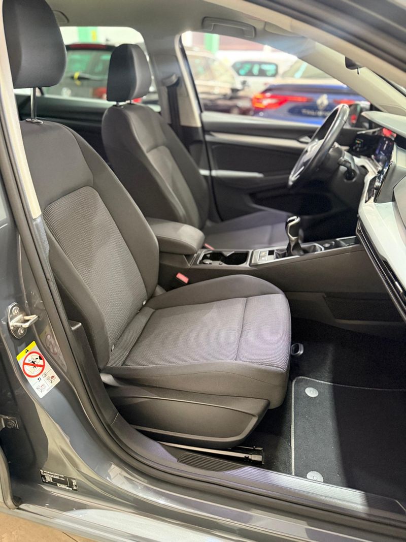 Volkswagen Golf 2022, foto 15