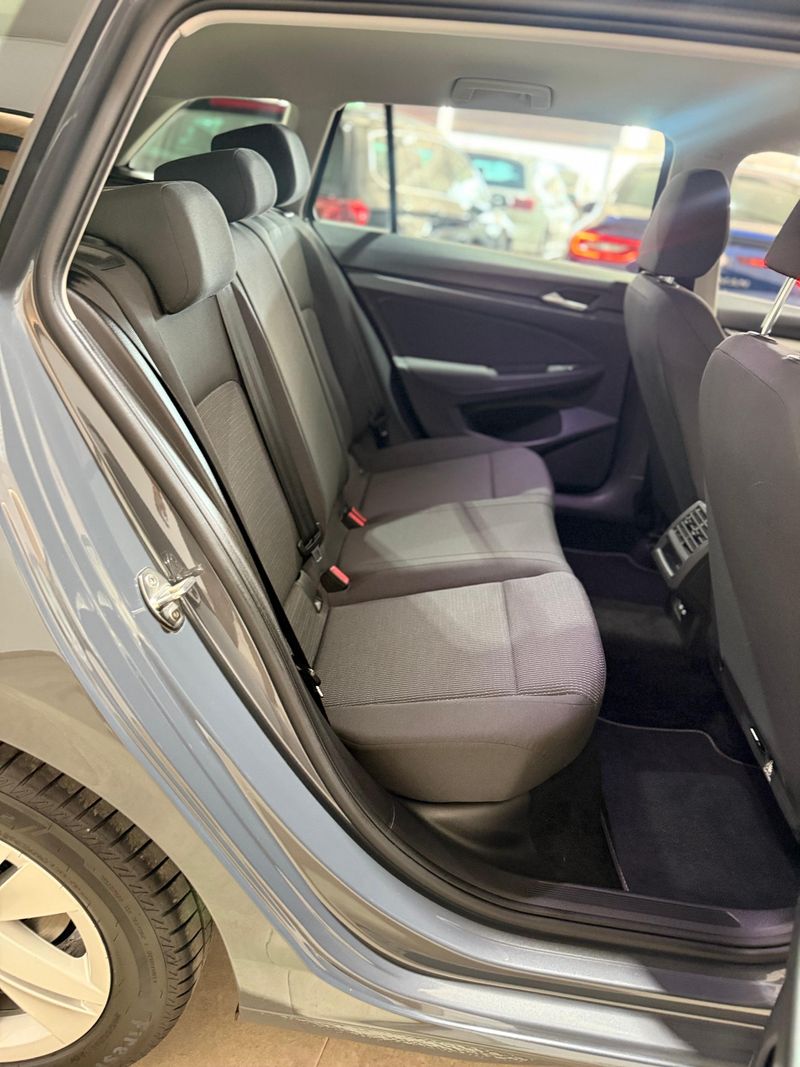 Volkswagen Golf 2022, foto 16