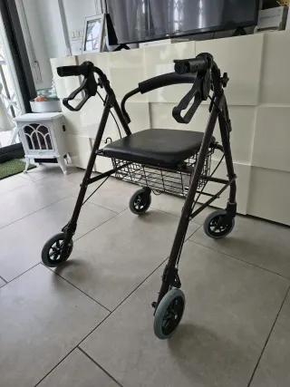 Andador Taca Taca con Asiento y Cesta