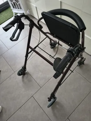 Andador Taca Taca con Asiento y Cesta