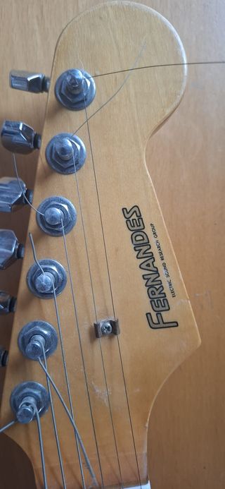 Guitarra Fernandes Stratocaster Sunburst