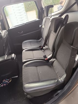 Renault Grand Scenic 2012