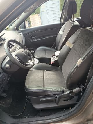 Renault Grand Scenic 2012