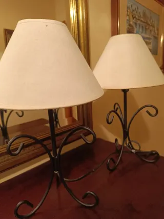 Lámparas de dormitorio beige y negro