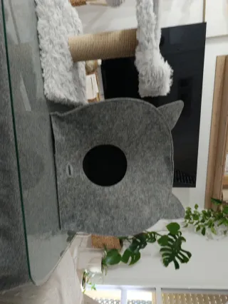 Accesorios para gatos gris y blanco