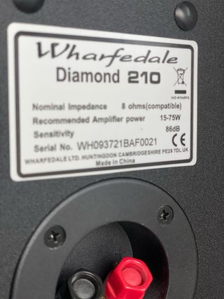 Altavoces HiFi Wharfedale Diamond 210 Negro