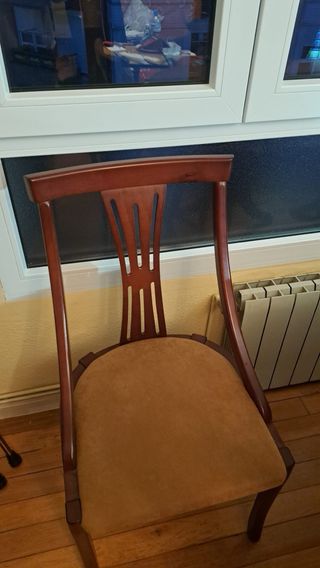 Mesa extensible y 6 sillas comedor madera