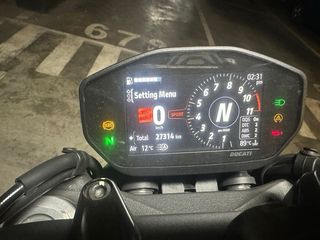 Ducati Monster Roja 937 Septiembre 2021