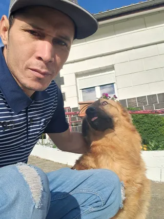 Busco trabajo de peon de obra, aseo   y limpieza.