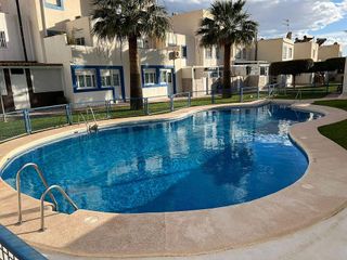 Casa adosada en venta en Aguadulce Norte en Roquetas de Mar