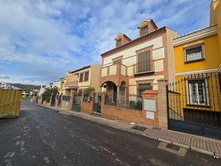 Chalet en venta en Zona Fuentemora en Antequera