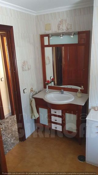 Chalet en venta en Carmona