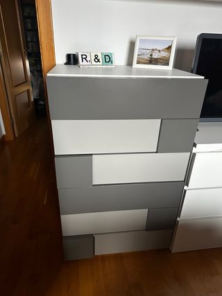 Cómoda 6 cajones gris y blanco