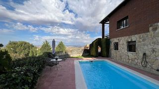 Chalet en venta en Camarma de Esteruelas