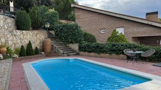Chalet en venta en Camarma de Esteruelas