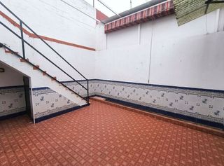 Casa adosada en venta en Benacazón