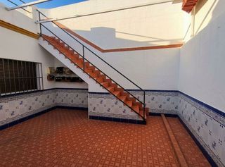 Casa adosada en venta en Benacazón