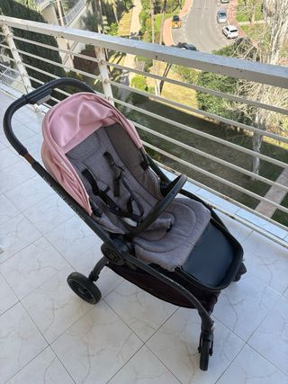 Carro de bebé y silla coche rosa/gris