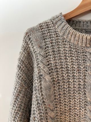 Jersey de lana trenzado gris