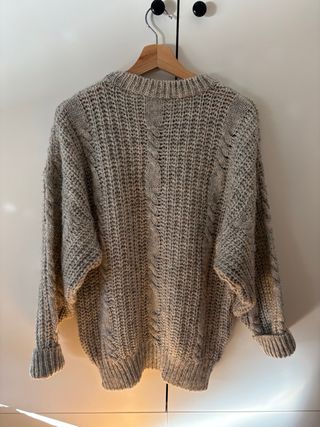 Jersey de lana trenzado gris