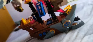 Barco Pirata Tiburón Fisher Price