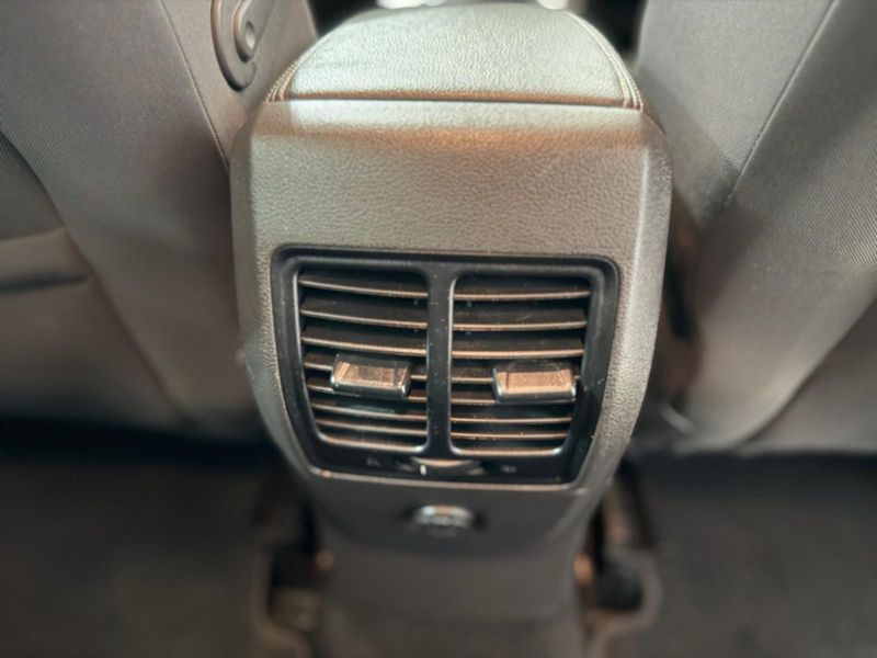 Ford C-Max 2018, foto 11