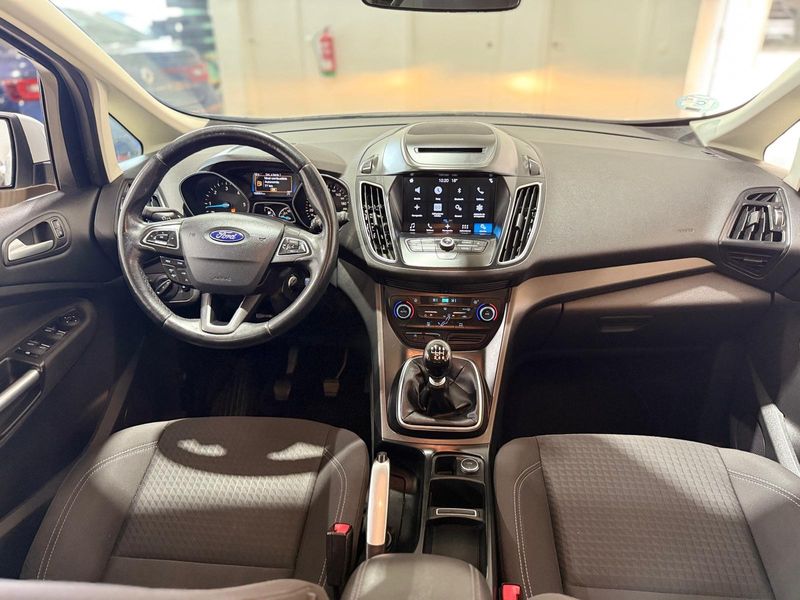 Ford C-Max 2018, foto 15
