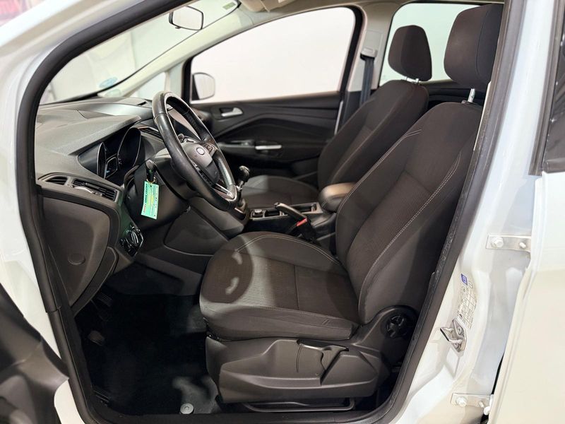 Ford C-Max 2018, foto 17
