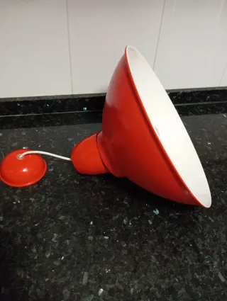 Lámpara de techo estilo industrial roja