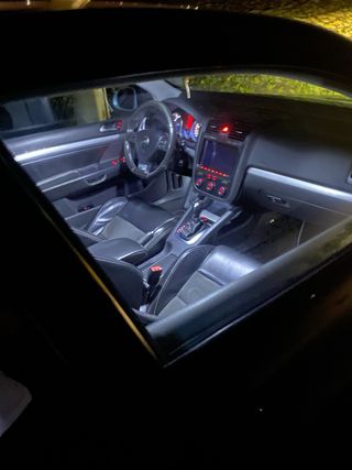 Volkswagen Golf V R32