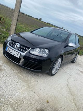 Volkswagen Golf V R32