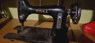 Máquina de coser Sigma antigua