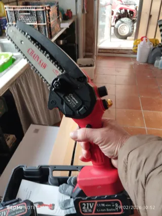 Mini Sierra Eléctrica Inalámbrica 21V