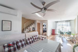 Casa adosada en venta en Alhendín