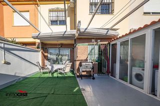 Casa adosada en venta en Alhendín