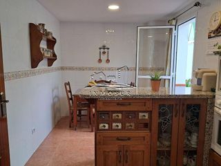 Casa adosada en venta en Lucena