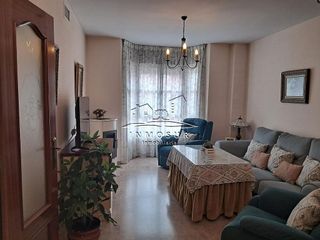 Casa adosada en venta en Lucena