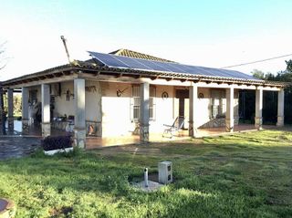 Casa en venta en Carmona