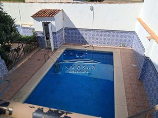 Casa adosada en venta en Lucena