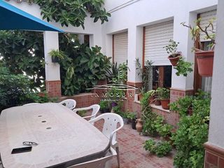 Casa adosada en venta en Lucena