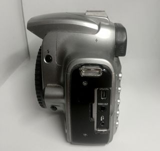 Canon EOS 300D Digital (solo cuerpo)