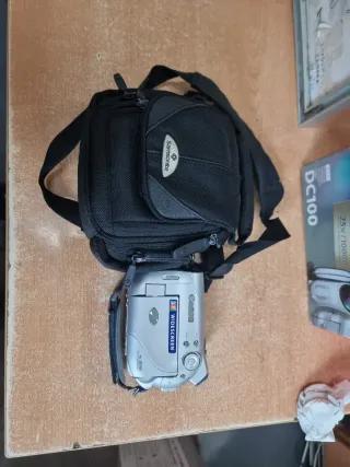 Cámara de vídeo Canon PAL DC100 DVD