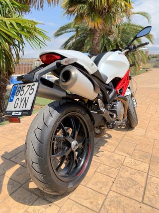 Ducati Monster 796