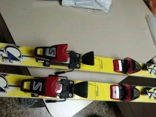 Esquís de pista Rossignol 140cm