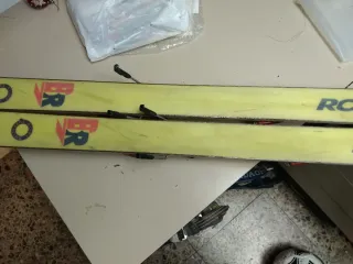 Esquís de pista Rossignol 140cm