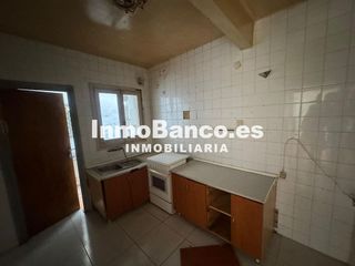 Piso en venta en Centro en Chiva